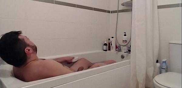  The step-sister entered her brother who was relaxing in the tub and entered with him in the hot water and began to suck his dick then he fucked her and gave cum on her face.